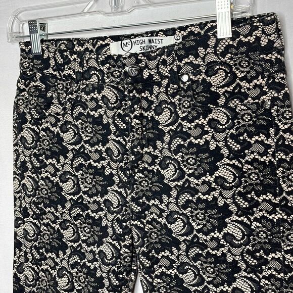 Alexander McQueen High Waisted Lace Skinny Jeans. Size 26. - Picture 5 of 11